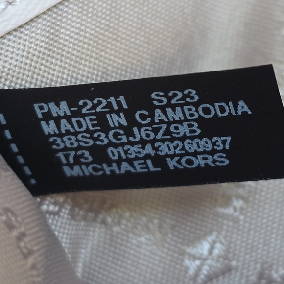 Michael Kors Jet Set Logo Large Wallet - Picture 5 of 7